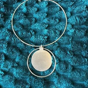 Versona gold tone choker Pendant Necklace